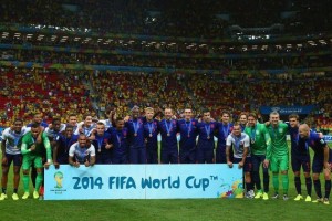  科隆门将超神发挥，单场三次扑点创历史  