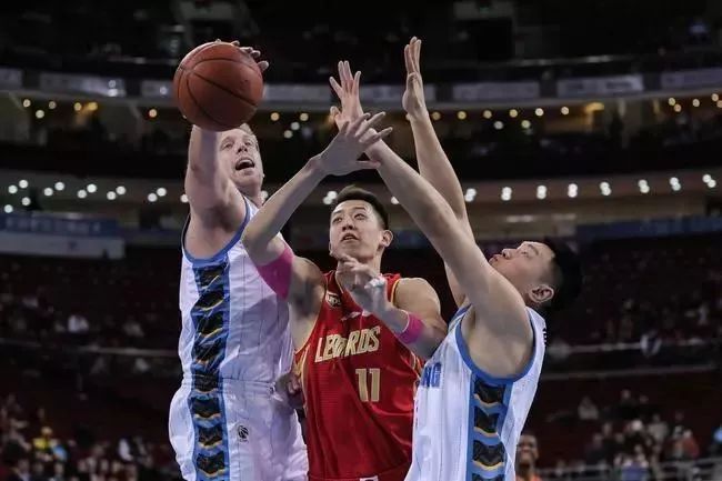  班凯罗失误葬送好局，魔术加时惜败凯尔特人  