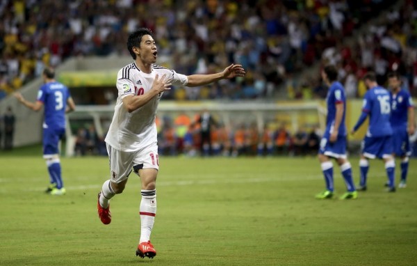  门兴格拉德巴赫定位球战术屡建奇功取胜